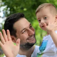 Patryk Jaki ma dziecko z zespołem Downa - prawdziwe wyzwania ojcostwa