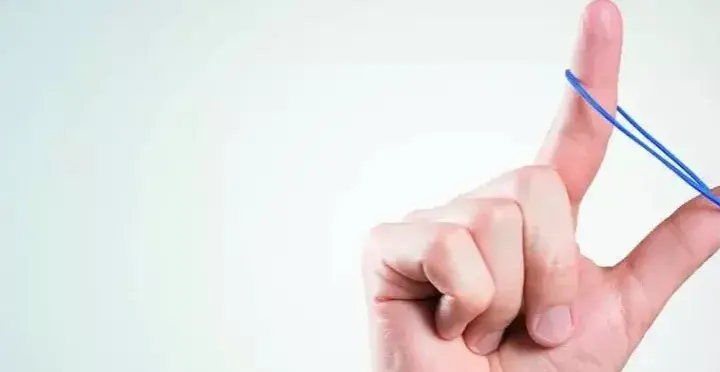 Uszkodzenie nerwów obwodowych objawy: jak rozpoznać i leczyć neuropatię
